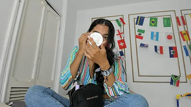 Snapshot of emily_gaviria1 chatting on 06.29.26 emily gaviria1 online show from 06.29.26