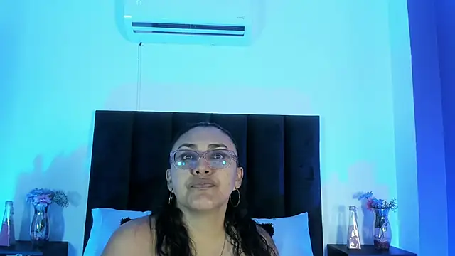 scarlet  ray  online show from 04.10.26