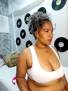 medusafox  online show from 03.19.26