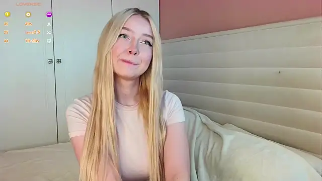 ChristinBland online show from 04.06.26