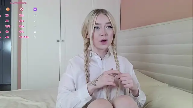 ChristinBland online show from 04.21.26