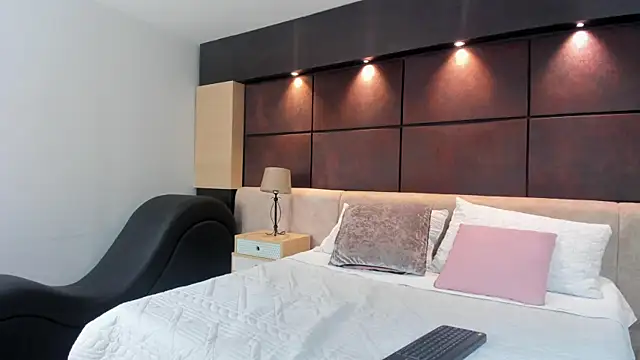 NatashaSanchez online show from 02.28.26