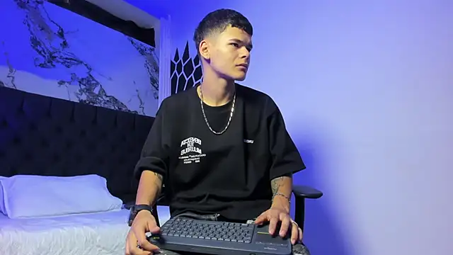 DylanRoyce  online show from 03.11.26