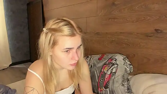 AmmyLuu online show from 04.10.26