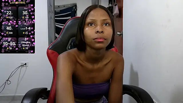 Snapshot of Dulce_camx chatting on 07.17.26 Dulce camx online show from 07.17.26