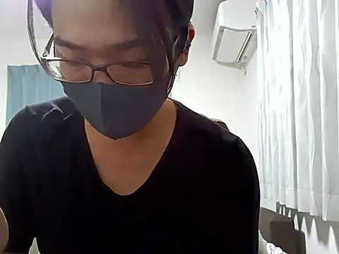 Snapshot of koarannkunn chatting on 04.18.26 koarannkunn online show from 04.18.26