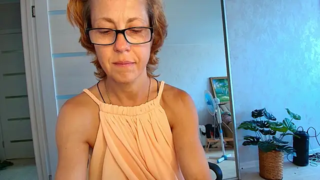 LioraWeiss online show from 07.11.26