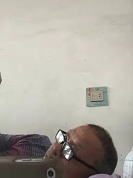 Snapshot of yaocaobi8 chatting on 04.14.26 yaocaobi8 online show from 04.14.26