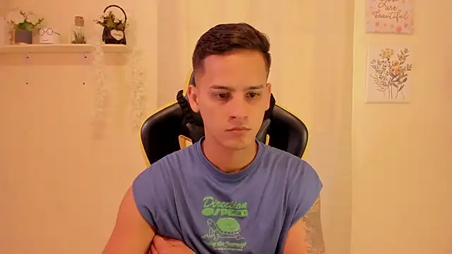 Snapshot of sexy_andres01 chatting on 02.24.26 sexy andres01 online show from 02.24.26