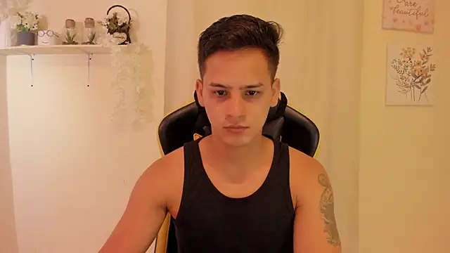 sexy andres01 online show from 04.13.26