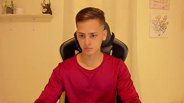 Snapshot of sexy_andres01 chatting on 06.24.26 sexy andres01 online show from 06.24.26