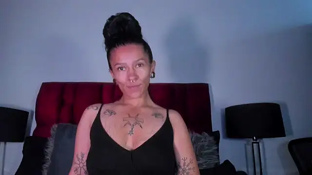 Snapshot of Amelie_Blake chatting on 04.28.26 Amelie Blake online show from 04.28.26