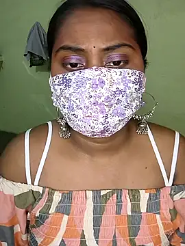 Snapshot of MISS_MADHURIBABY chatting on 04.18.26 MISS MADHURIBABY online show from 04.18.26