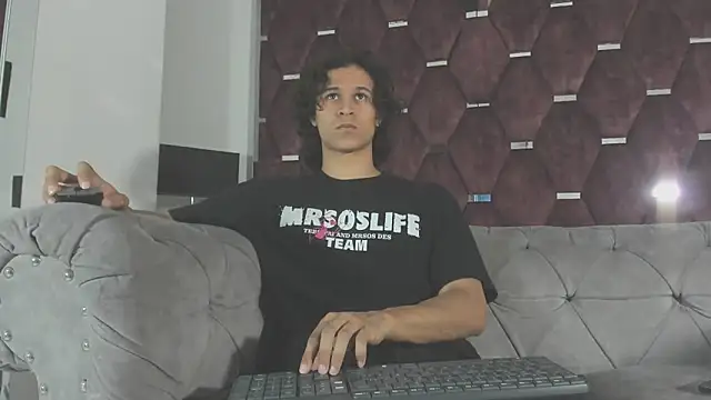 Snapshot of TonyBenedetti chatting on 05.24.26 TonyBenedetti online show from 05.24.26