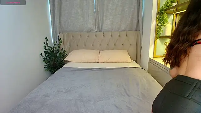 Sherry Longers online show from 02.26.26