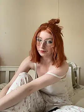 Snapshot of KandyPaws chatting on 07.18.26 KandyPaws online show from 07.18.26