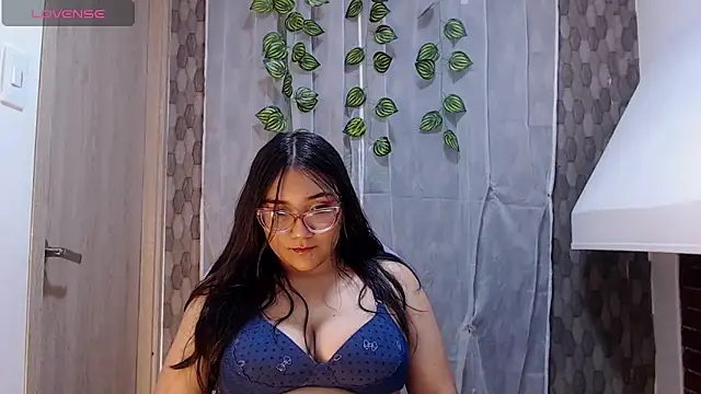 Snapshot of anyela_donecm chatting on 03.27.26 anyela donecm online show from 03.27.26