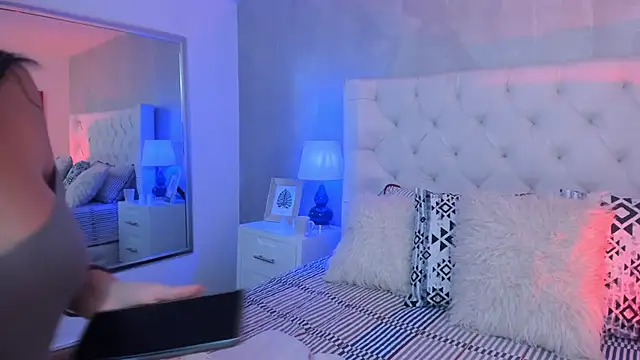 Ivi jones  online show from 04.02.26