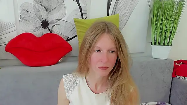 Snapshot of Mira_XOo chatting on 06.19.26 Mira XOo online show from 06.19.26
