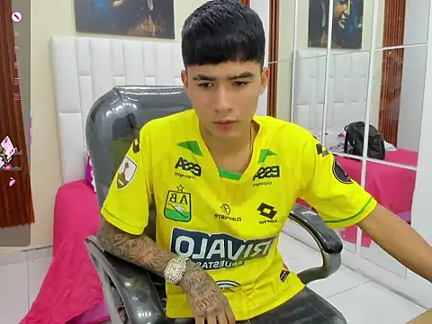 Snapshot of Thiago_collinss chatting on 04.25.26 Thiago collinss online show from 04.25.26