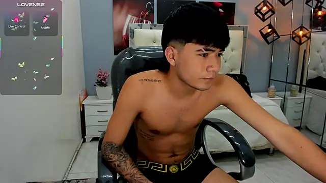 Snapshot of Thiago_collinss chatting on 06.18.26 Thiago collinss online show from 06.18.26