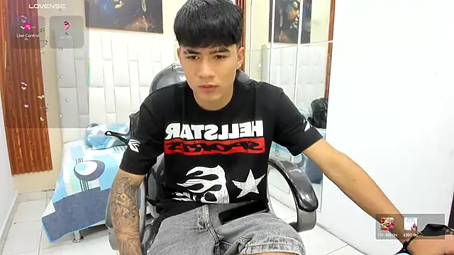 Snapshot of Thiago_collinss chatting on 06.19.26 Thiago collinss online show from 06.19.26