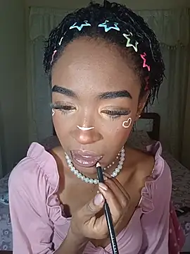 TinnaPeyton online show from 06.08.26