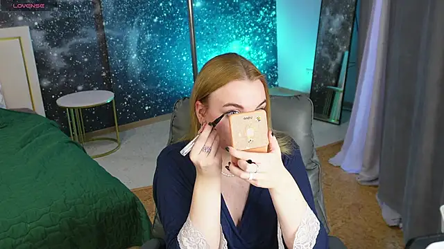 Glow Margo online show from 04.08.26