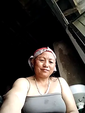 Lucie Fuzk online show from 04.04.26