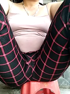 Lucie Fuzk online show from 04.07.26