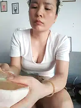 Snapshot of Ivy_Trix2 chatting on 06.23.26 Ivy Trix2 online show from 06.23.26