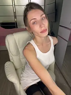 SofieLund online show from 04.19.26