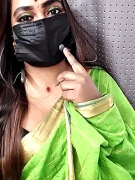 Snapshot of Cutie_Nila chatting on 04.07.26 Cutie Nila online show from 04.07.26