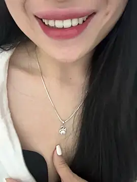 Snapshot of Tinn_tin chatting on 06.05.26 Tinn tin online show from 06.05.26