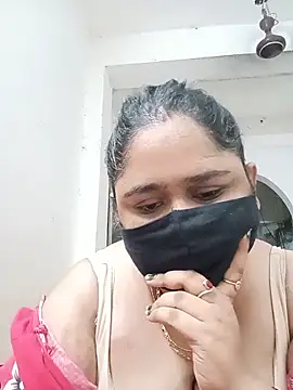 Snapshot of diyadey chatting on 05.16.26 diyadey online show from 05.16.26