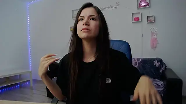 LauraLora3 online show from 07.08.26