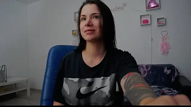 LauraLora3 online show from 07.15.26