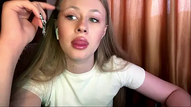 Snapshot of lisa_high chatting on 02.27.26 lisa high online show from 02.27.26