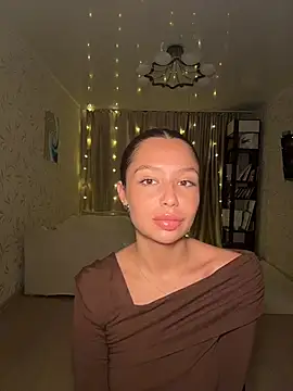 Snapshot of Fragile_Tease chatting on 03.12.26 Fragile Tease online show from 03.12.26