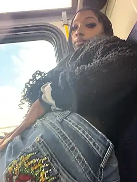 Snapshot of Loopsies chatting on 03.07.26 Loopsies online show from 03.07.26