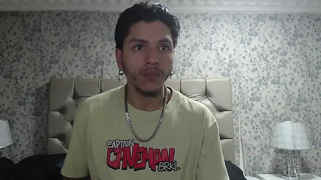 Snapshot of DanteLuxx chatting on 03.19.26 DanteLuxx online show from 03.19.26