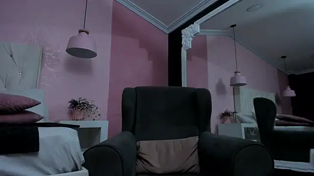 Snapshot of DanteLuxx chatting on 03.21.26 DanteLuxx online show from 03.21.26