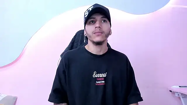 Snapshot of DanteLuxx chatting on 04.14.26 DanteLuxx online show from 04.14.26