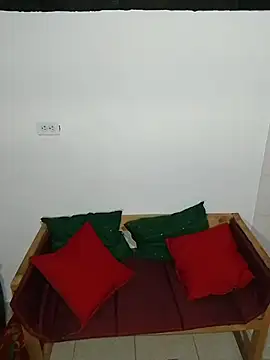 HonneyVictoria online show from 03.08.26