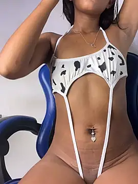 Snapshot of Maddie_7 chatting on 04.01.26 Maddie 7 online show from 04.01.26