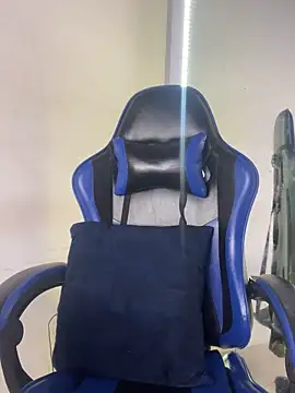 Snapshot of Maddie_7 chatting on 04.12.26 Maddie 7 online show from 04.12.26