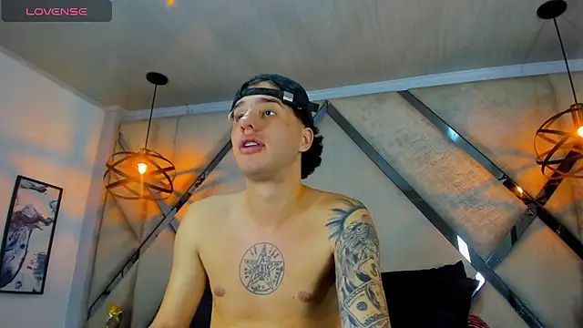 EXCLUSIVE8 online show from 03.13.26