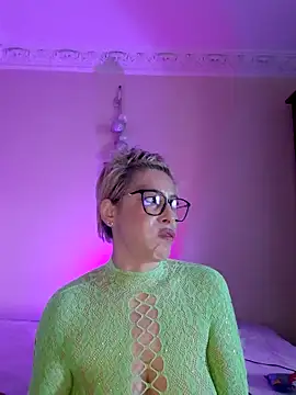 LunaBlaise online show from 04.09.26