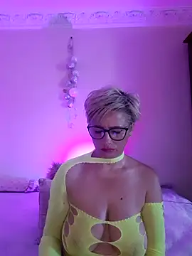 Snapshot of LunaBlaise chatting on 06.22.26 LunaBlaise online show from 06.22.26