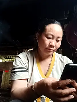 Snapshot of Lindxx-hot chatting on 04.02.26 Lindxx-hot online show from 04.02.26